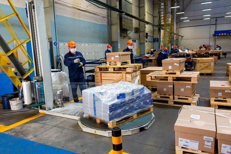 Дилерам «КАМАЗа» показали центр запчастей